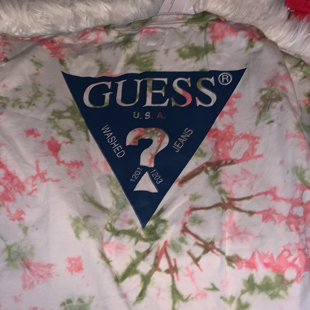 Guess Tees - Picture 6 of 7